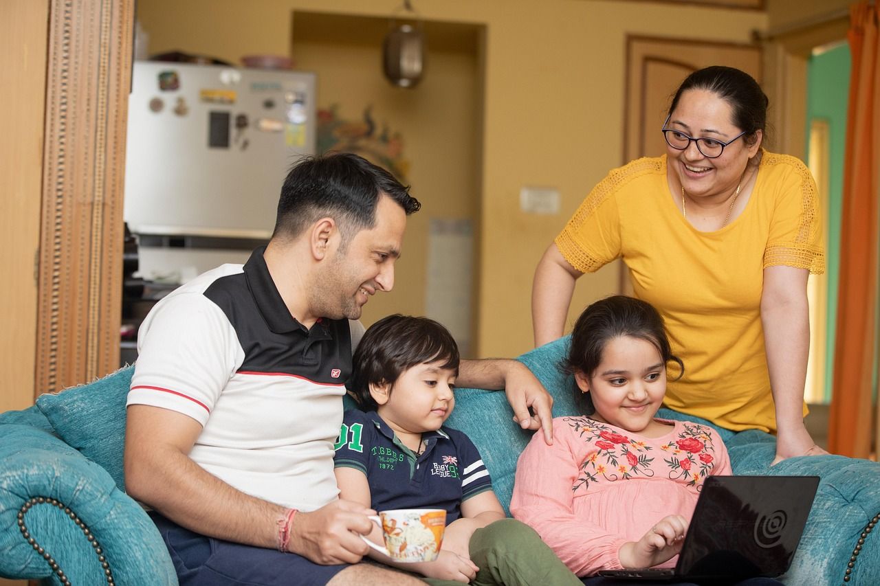geräumiges familienzimmer mit komfortabler ausstattung, ideal für einen entspannten und angenehmen aufenthalt mit der ganzen familie.