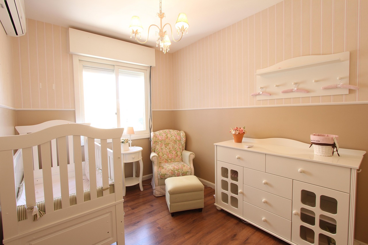 babybett hotel: worauf sollten Eltern 2025 bei der Buchung achten?