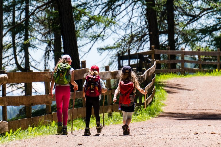 entdecken sie die atemberaubenden wanderwege und genießen sie einen unvergesslichen wanderurlaub, der sie inmitten der natur erholt und inspiriert.