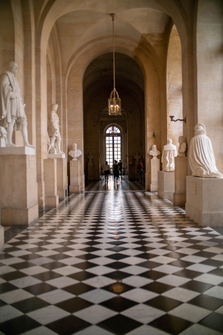 entdecken sie die faszinierende welt der museen! von kunst über geschichte bis zu wissenschaft bietet jedes museum einzigartige ausstellungen und erlebnisse für besucher jeden alters. tauchen sie ein in die kultur und das erbe, während sie innovative und lehrreiche sammlungen erkunden.