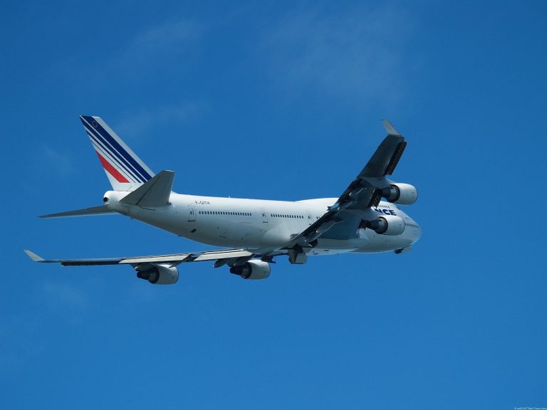 bereiten sie sich optimal auf ihren langstreckenflug vor! entdecken sie nützliche tipps zu reisevorbereitungen, komfort, ernährung und unterhaltung, um ihre flugreise angenehm und stressfrei zu gestalten.
