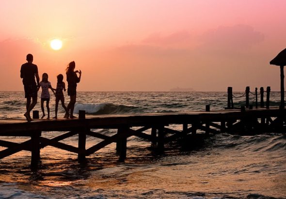 entdecken sie die besten tipps und reiseziele für unvergessliche familienurlaube. genießen sie gemeinsame abenteuer, kinderfreundliche aktivitäten und entspannte momente mit der ganzen familie.