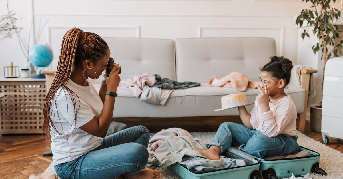 entdecken sie unsere praktischen packlisten für das reisen mit der familie! von kleidung bis spielzeug – alles, was sie für einen stressfreien familienurlaub benötigen, sorgfältig zusammengestellt.