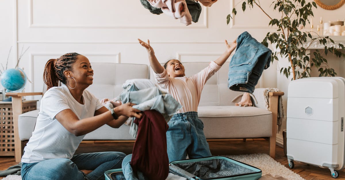 familienurlaubs-packing-tipps: entdecken sie praktische ratschläge und strategien, um das perfekte gepäck für ihre nächste familienreise zu packen. erfahren sie, wie sie platz sparen und sicherstellen, dass sie alles notwendige für die ganze familie dabei haben.