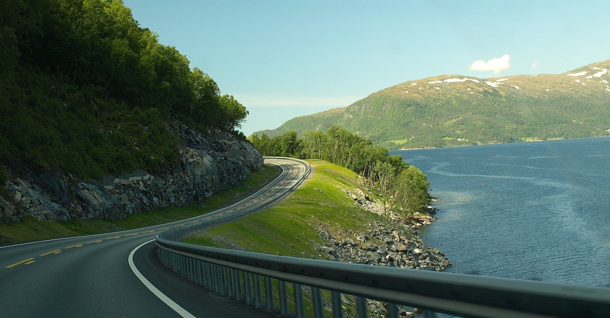 erleben sie das abenteuer eines lebens mit unserem ultimativen road trip guide! entdecken sie atemberaubende landschaften, versteckte geheimtipps und unvergessliche erlebnisse auf ihrer reise. bereiten sie sich auf spannende stops, köstliche lokale küche und unvergessliche erinnerungen vor. machen sie sich bereit für das perfekte abenteuer auf vier rädern!