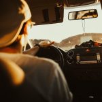 entdecken sie die freiheit und das abenteuer eines unvergesslichen roadtrips! erleben sie atemberaubende landschaften, entdecken sie verborgene schätze und genießen sie die unendlichen möglichkeiten des reisens mit dem auto. planen sie ihre perfekte route und machen sie erinnerungen, die ein leben lang halten.