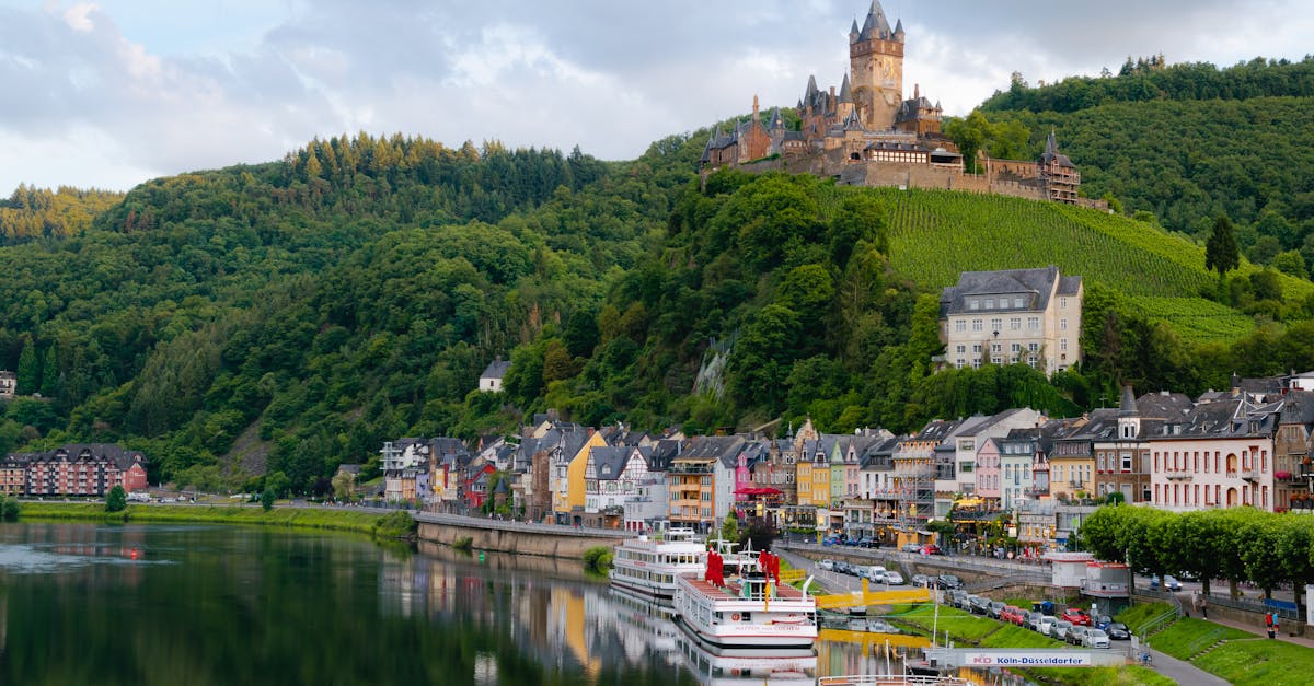 entdecken sie die faszinierende welt der schlösser! von majestätischen burgen bis hin zu romantischen palais – erkunden sie die reiche geschichte, architektur und schönheit dieser beeindruckenden bauwerke.
