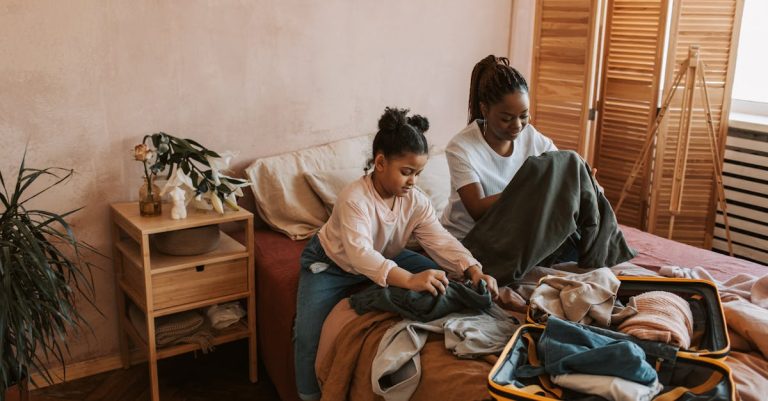 entdecken sie unsere umfassende packliste für familienreisen! perfekt organisiert, um sicherzustellen, dass sie alles notwendige für ihre abenteuer mit kindern dabei haben – von kleidung bis zu unterhaltungsoptionen. starten sie stressfrei in ihre reise!
