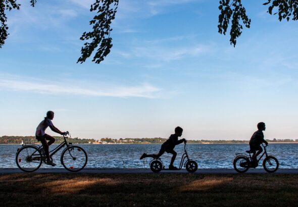 entdecken sie die besten tipps und reiseziele f&uuml;r familienreisen. erleben sie unvergessliche abenteuer und entspannte ferien f&uuml;r gro&szlig; und klein.